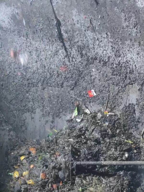 亭湖污水池清理